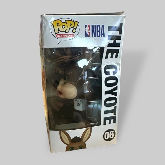 Box Damaged As Is NBA Mascots San Antonio Spurs The Coyote Funko Pop! Figure #06 - Picture 2 of 6